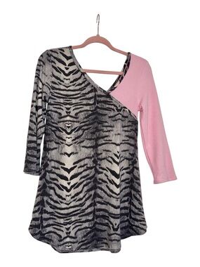Grey & Pink Zebra Print Top with Pink Sleeve, NEW, Sz Small